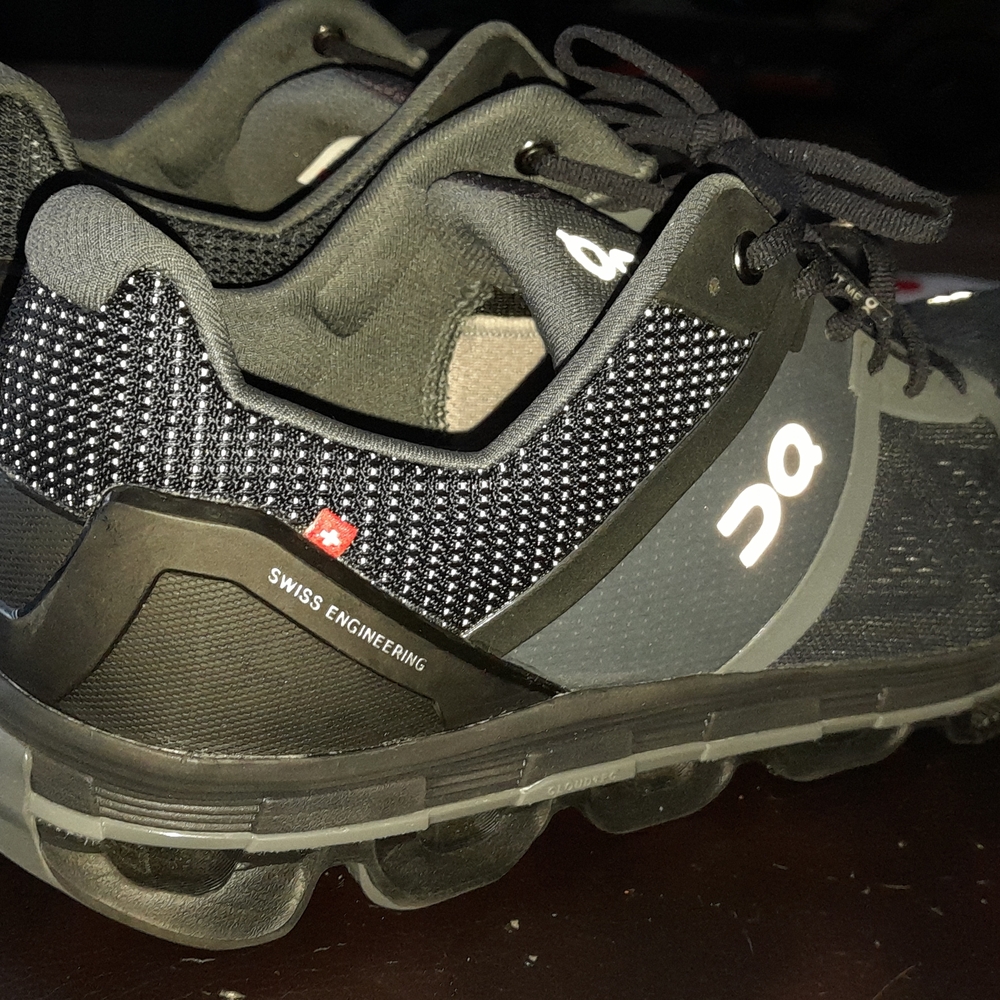 On Running Men's Blue & Black Athletic Shoes/ New Without Box-Tags